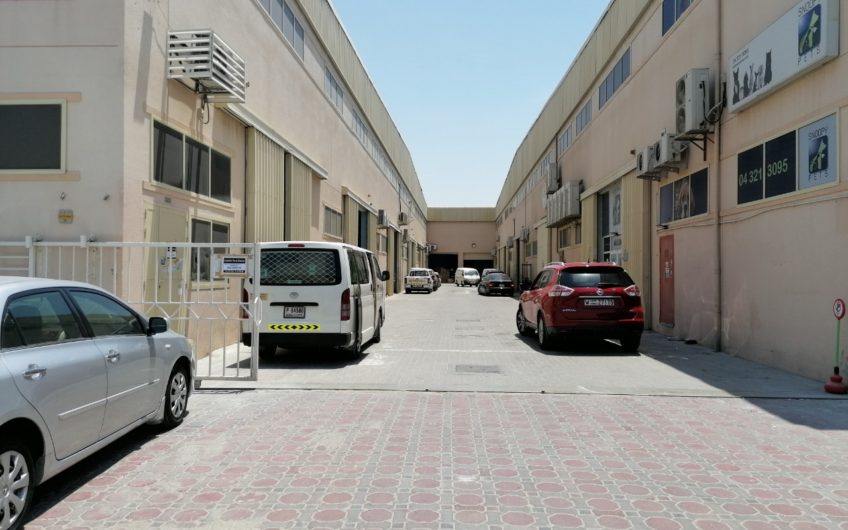 Storage with good Tiles For rent Dubai